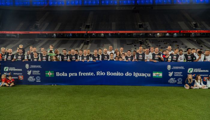 Ídolos do futebol paranaense se unem em campo para ajudar Rio Bonito do Iguaçu